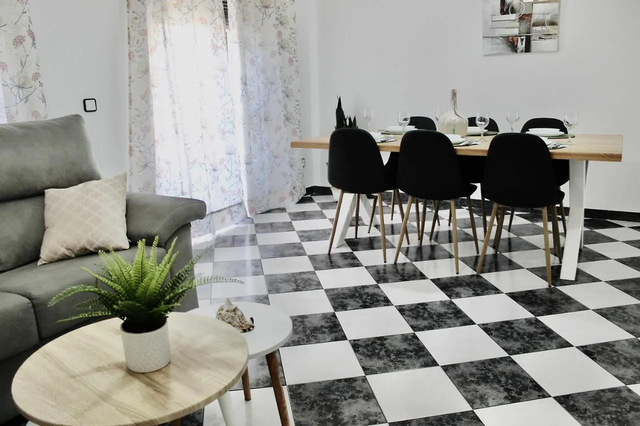 Apartamento De 3 Dorm En Pleno Centro De Nerja Spanien