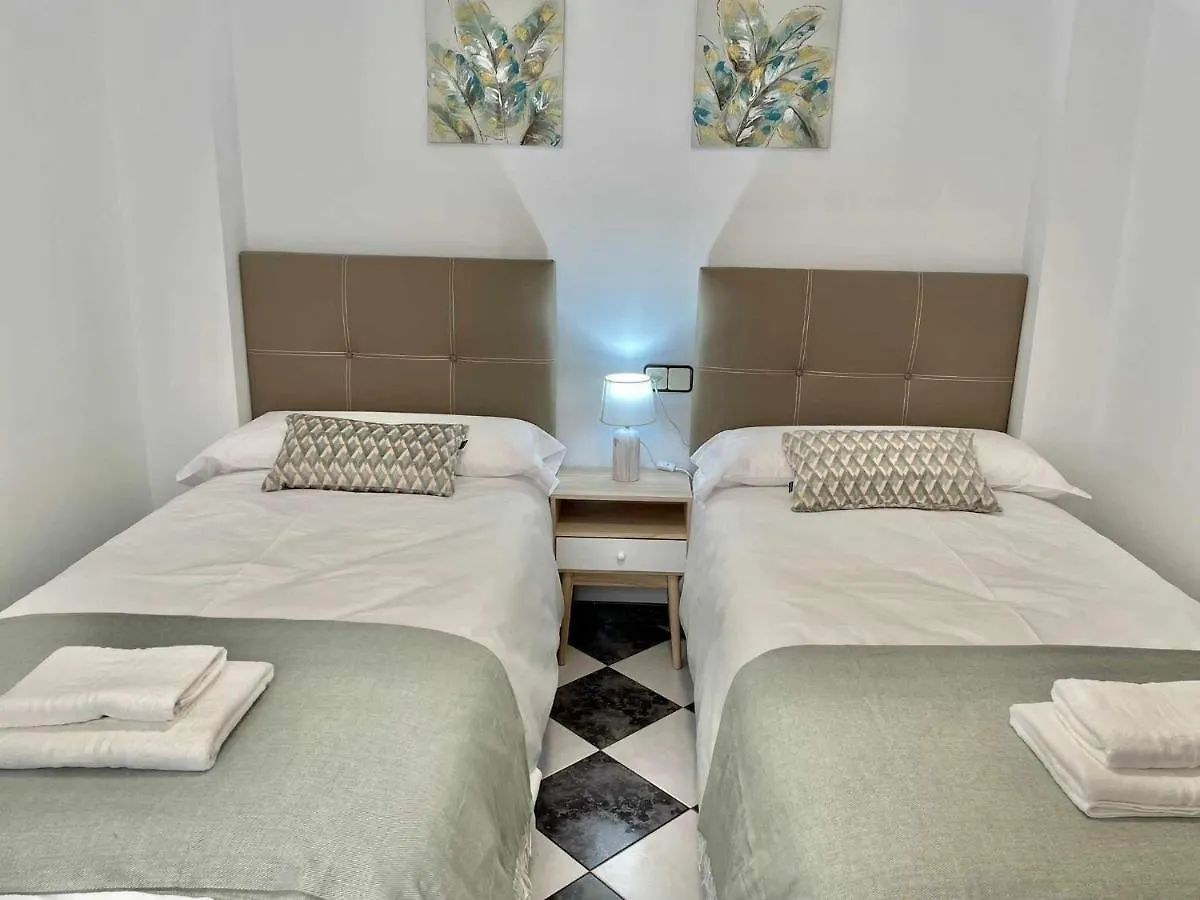 Apartamento De 3 Dorm En Pleno Centro De Nerja 0*,